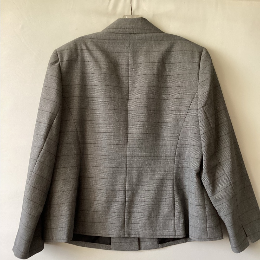 LeSuit long sleeve gray Blazer - Picture 3 of 4